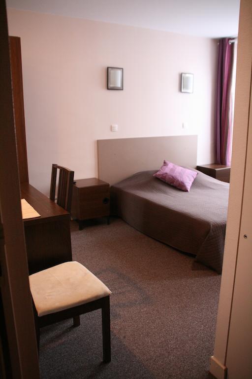 Hotel Du Roussillon Paryż Pokój zdjęcie